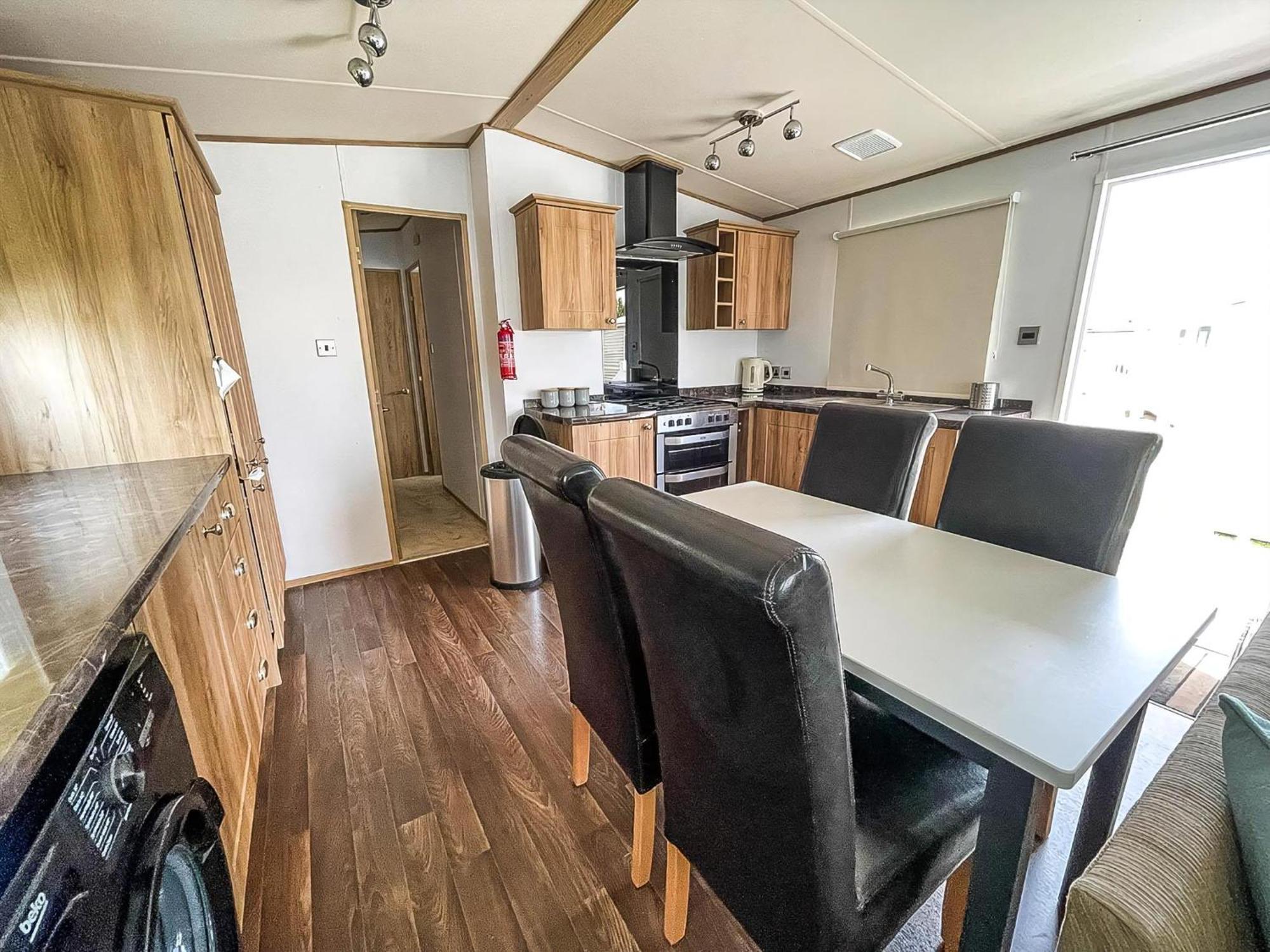 Beautiful Caravan With Decking At Carlton Meres Holiday Park, Suffolk Ref 60022M Saxmundham Dış mekan fotoğraf