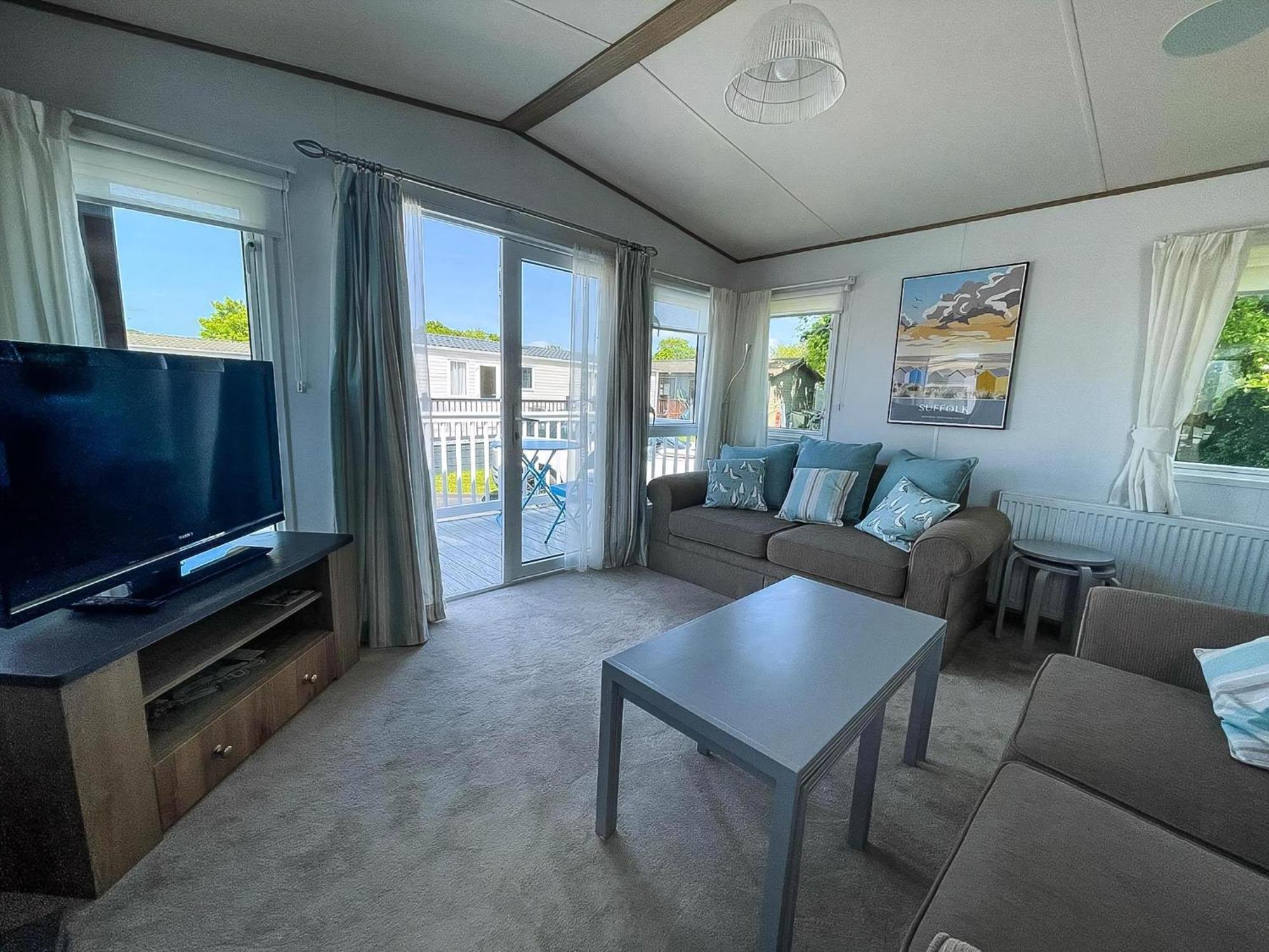 Beautiful Caravan With Decking At Carlton Meres Holiday Park, Suffolk Ref 60022M Saxmundham Dış mekan fotoğraf