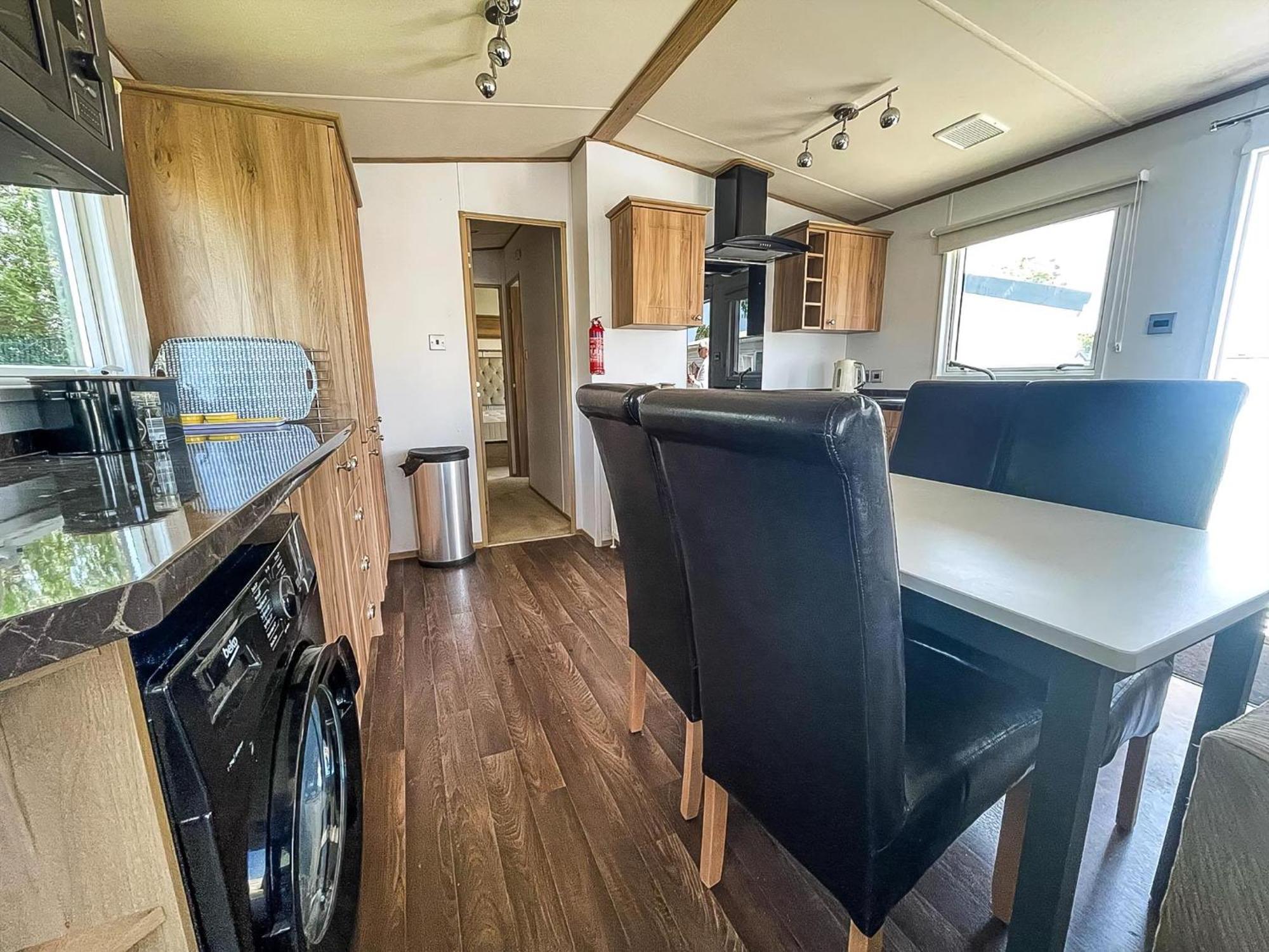 Beautiful Caravan With Decking At Carlton Meres Holiday Park, Suffolk Ref 60022M Saxmundham Dış mekan fotoğraf